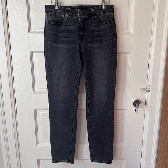 Talbots Black Jeans Slim Leg Ankle Stretch Sz 4 NWOT Casual Minimalist Denim - Picture 12 of 12